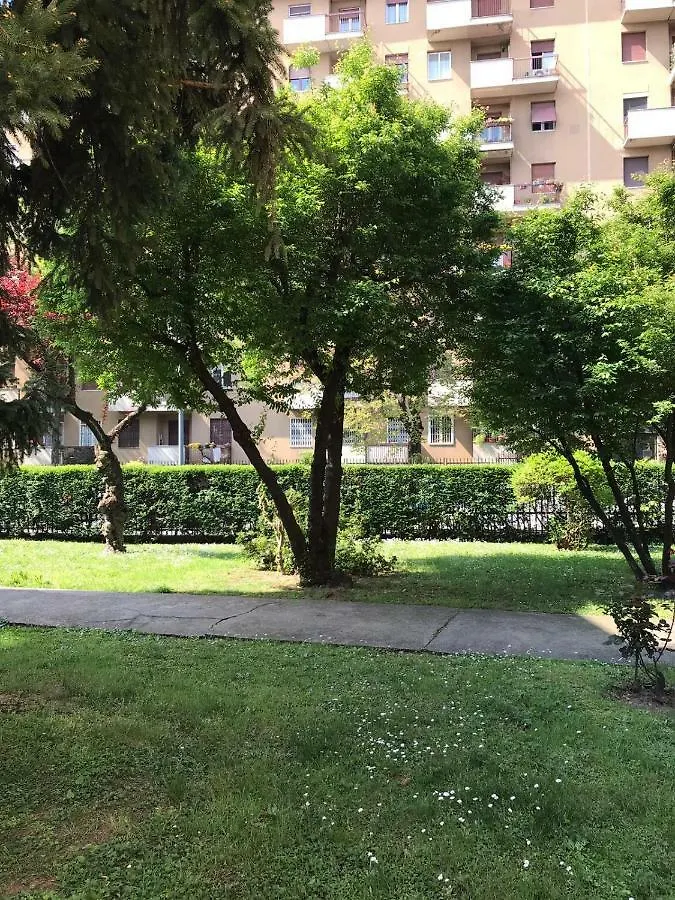 Bright Flat With Shared Garden Appartement Milaan