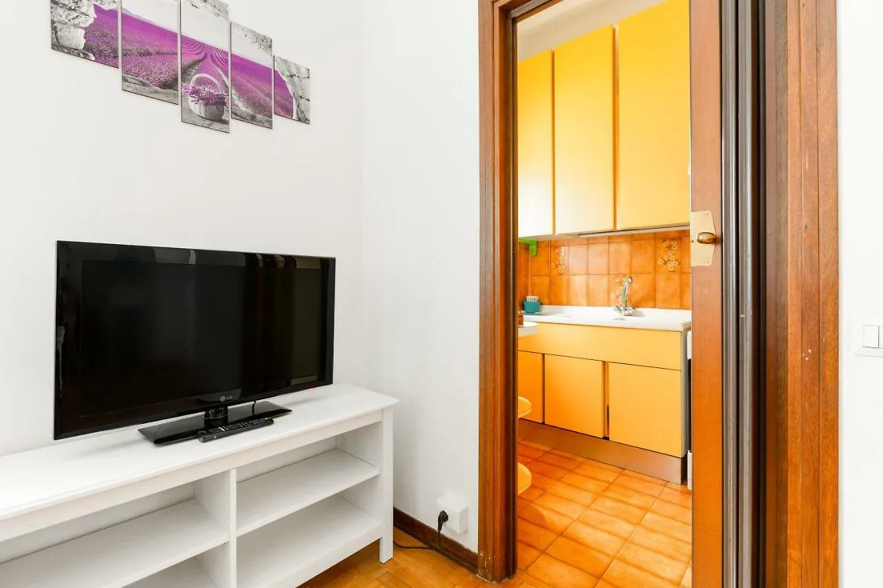 Bright Flat With Shared Garden Appartement Milaan