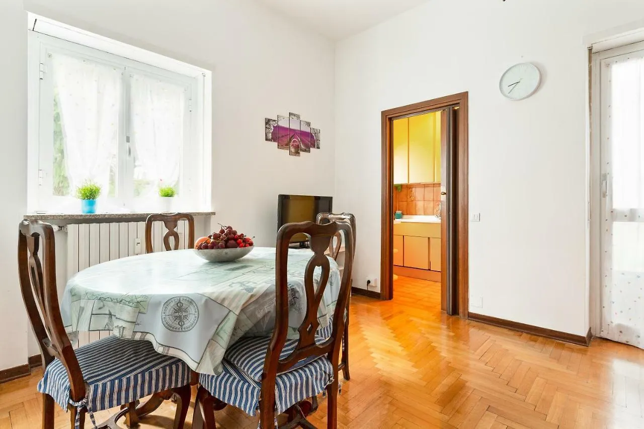 Bright Flat With Shared Garden Appartement Milaan Italië